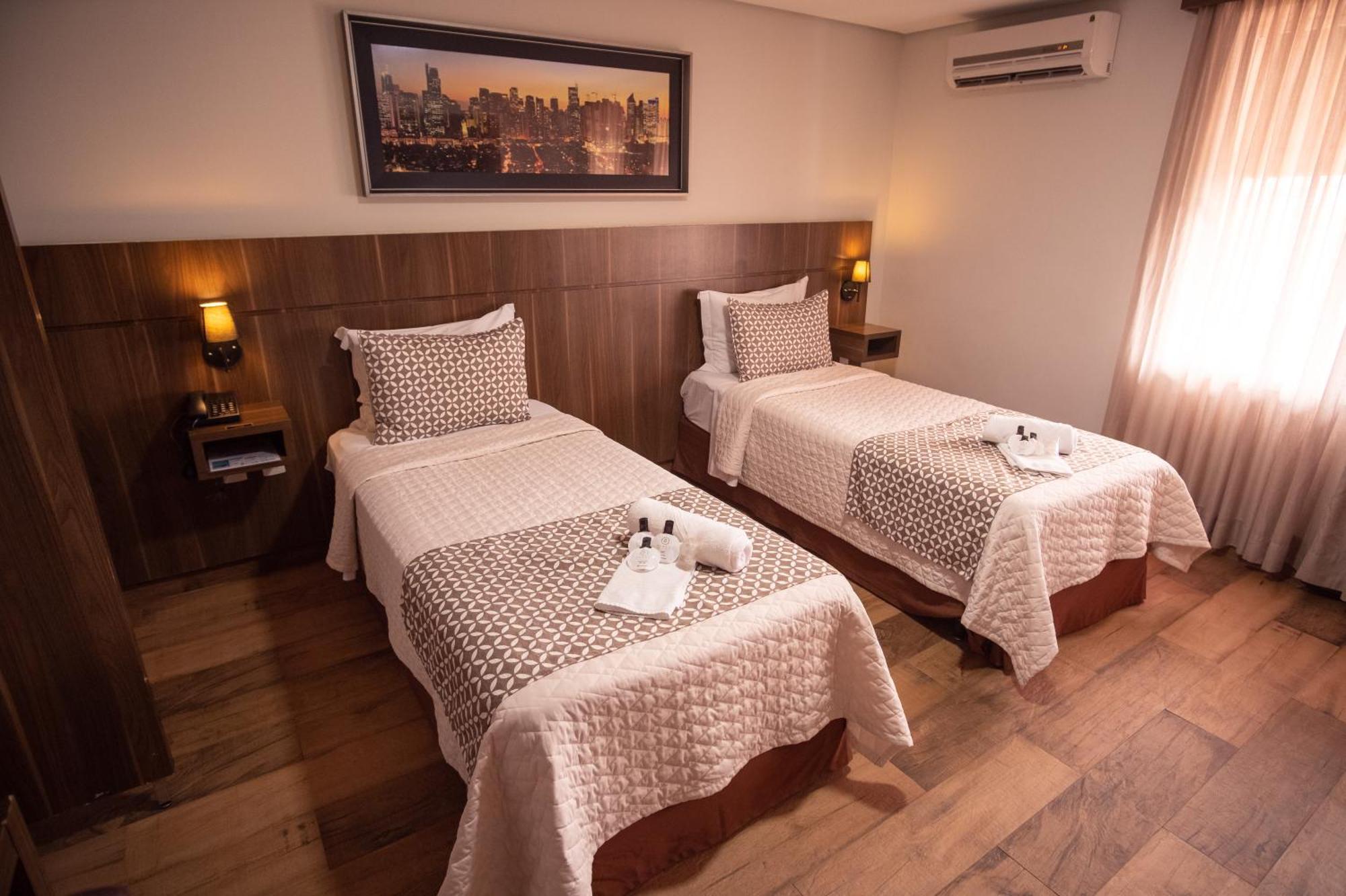 Padom Business Hotel Braganca Paulista Bagian luar foto