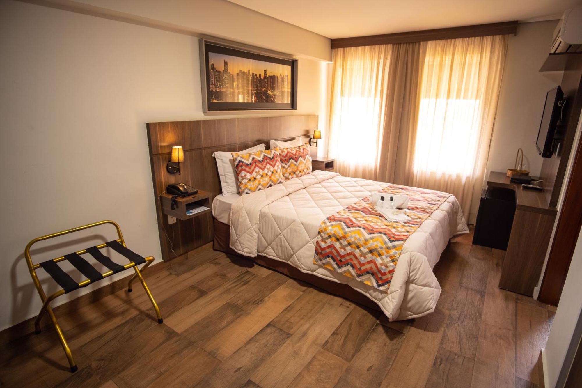 Padom Business Hotel Braganca Paulista Bagian luar foto
