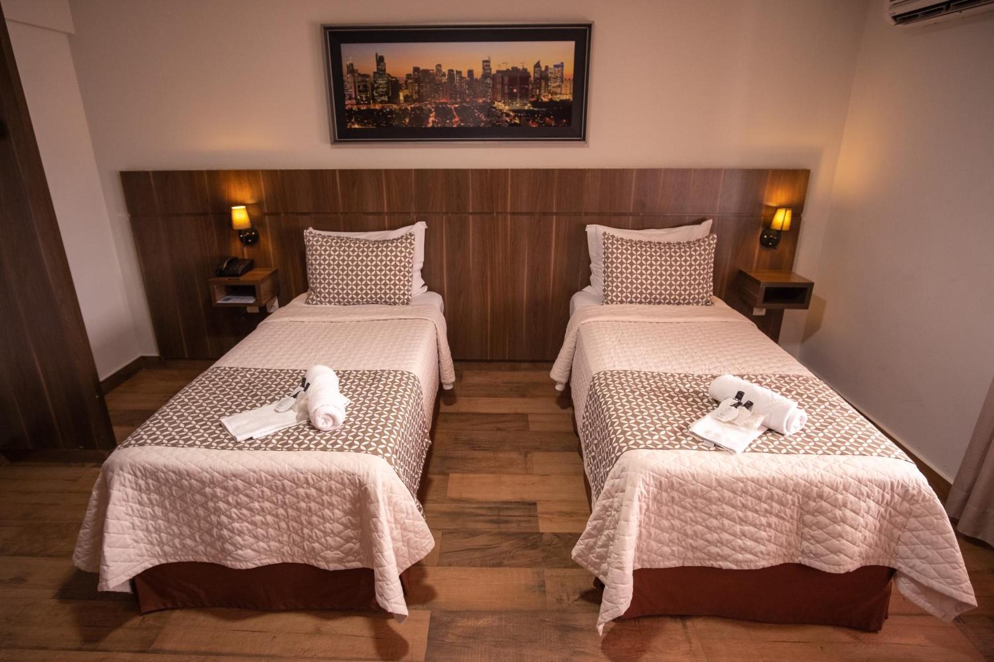 Padom Business Hotel Braganca Paulista Bagian luar foto