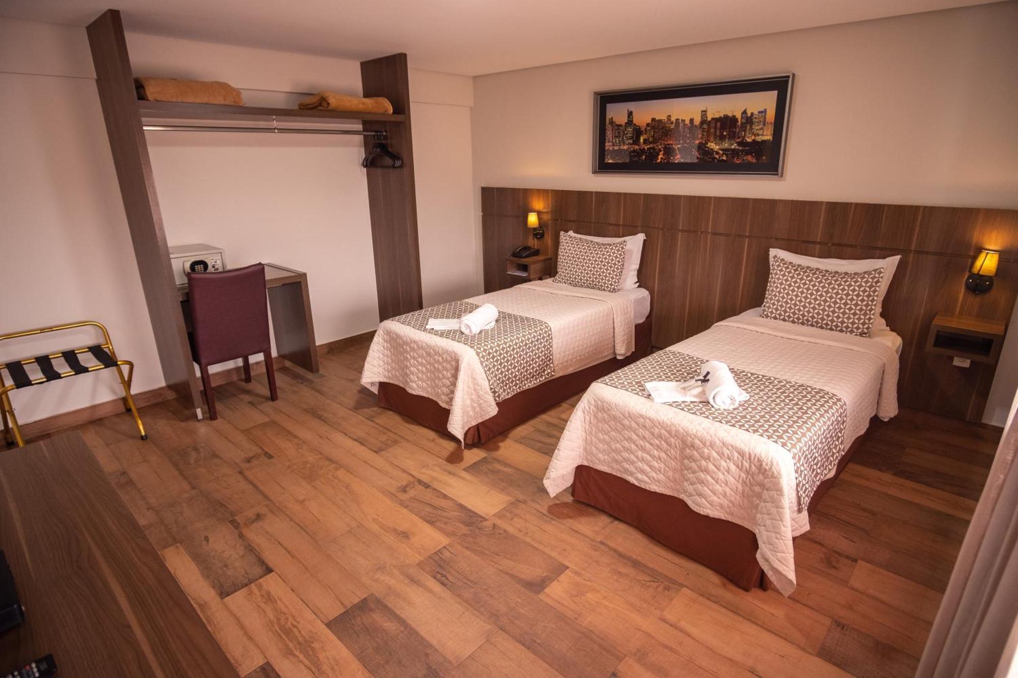 Padom Business Hotel Braganca Paulista Bagian luar foto