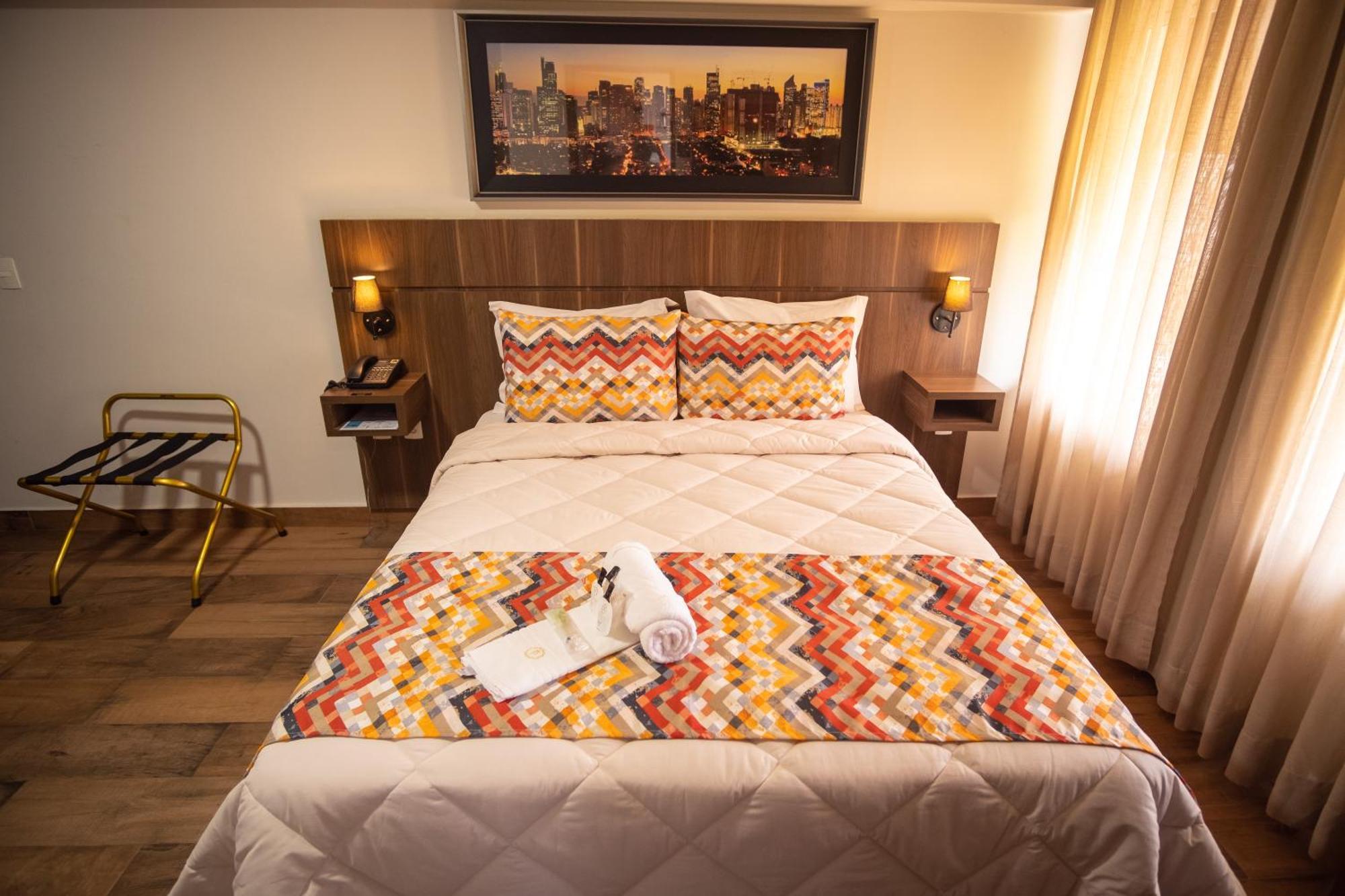 Padom Business Hotel Braganca Paulista Bagian luar foto