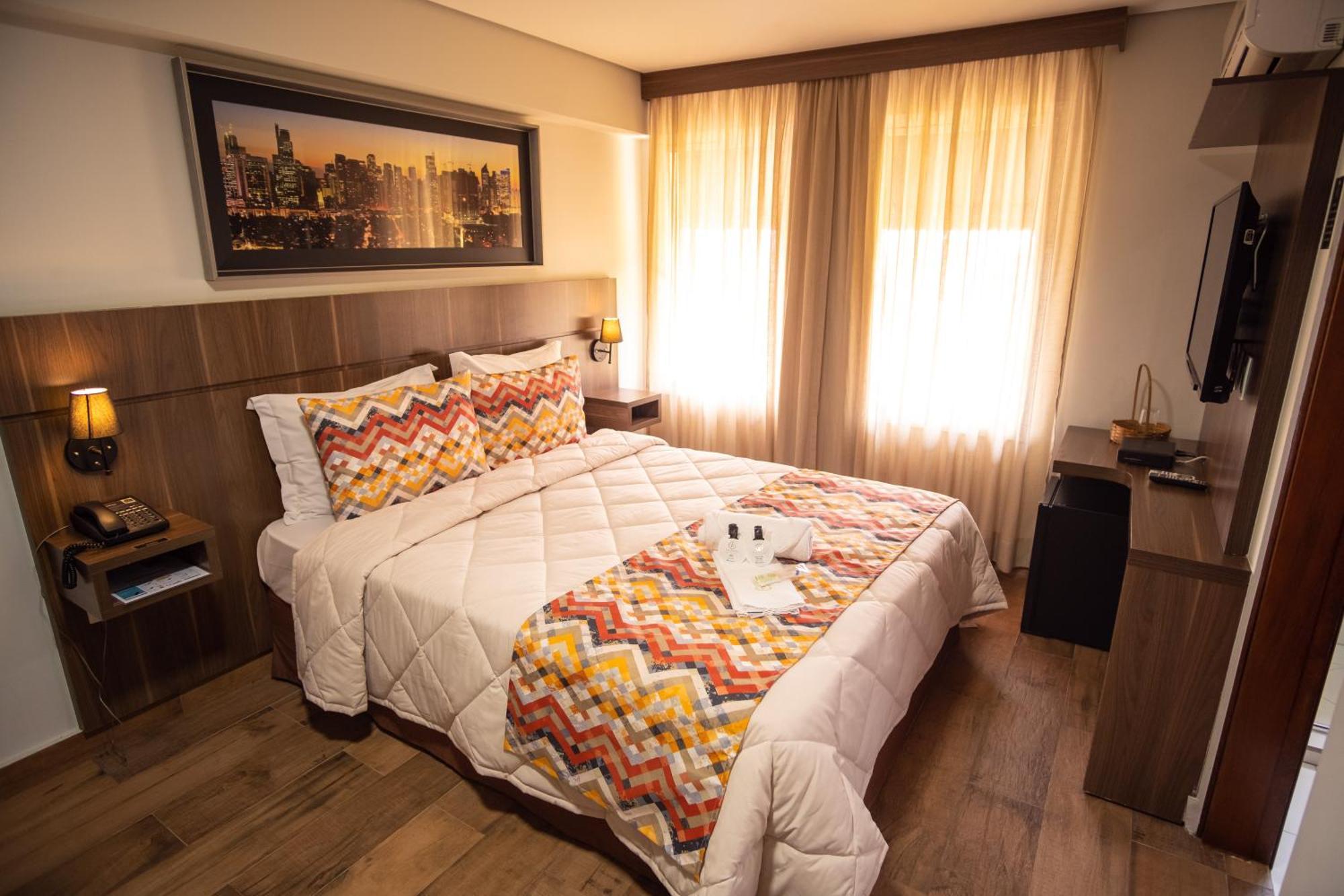 Padom Business Hotel Braganca Paulista Bagian luar foto