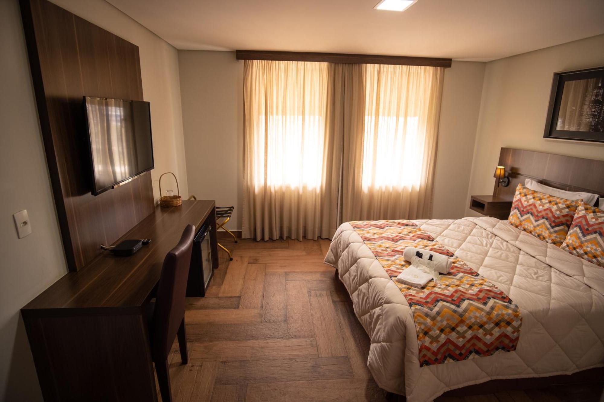 Padom Business Hotel Braganca Paulista Bagian luar foto