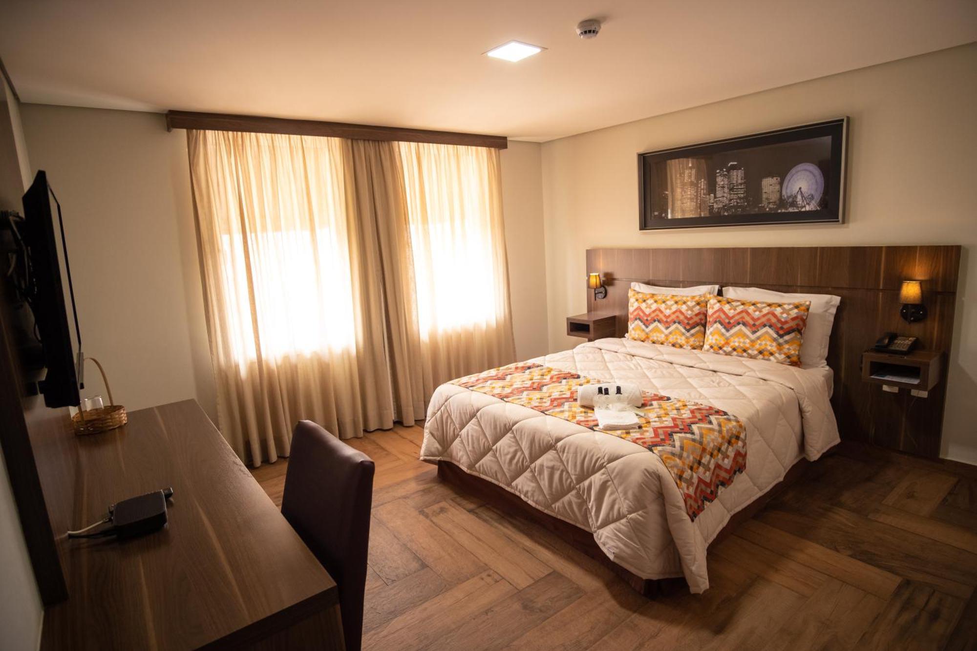 Padom Business Hotel Braganca Paulista Bagian luar foto