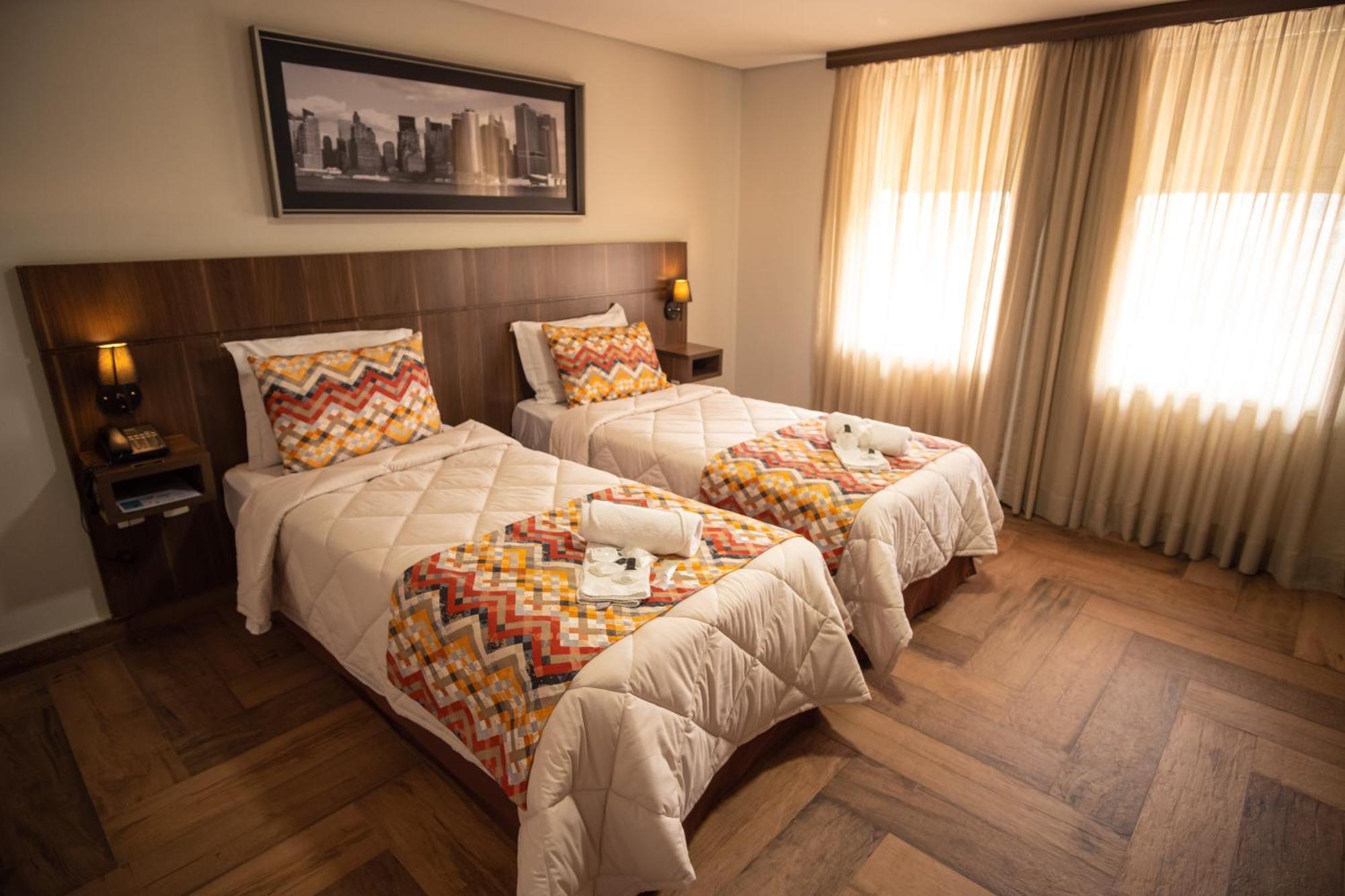 Padom Business Hotel Braganca Paulista Bagian luar foto