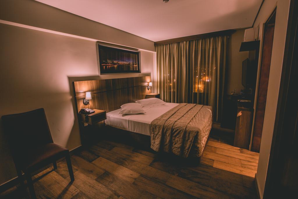 Padom Business Hotel Braganca Paulista Bagian luar foto