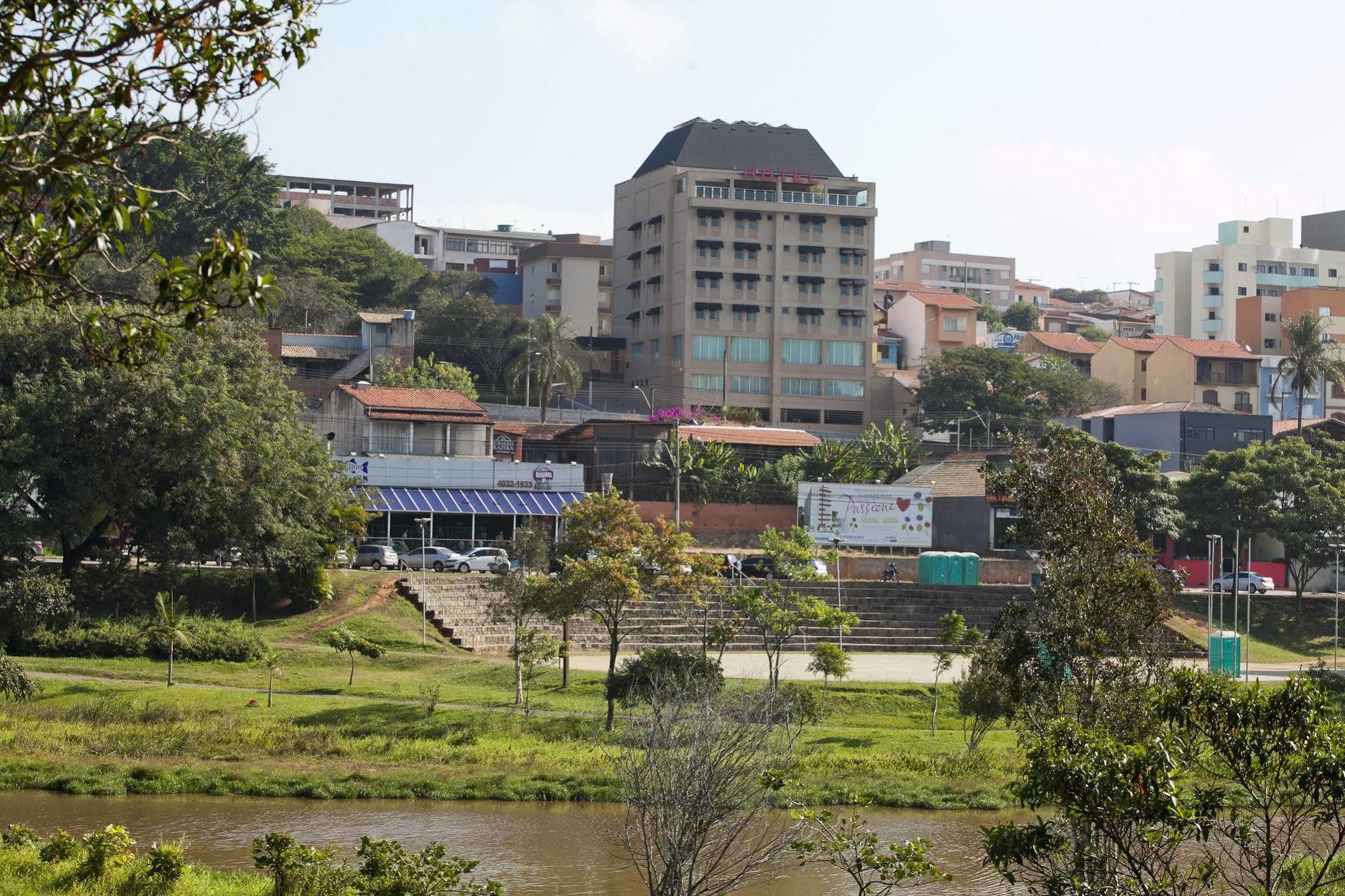 Padom Business Hotel Braganca Paulista Bagian luar foto