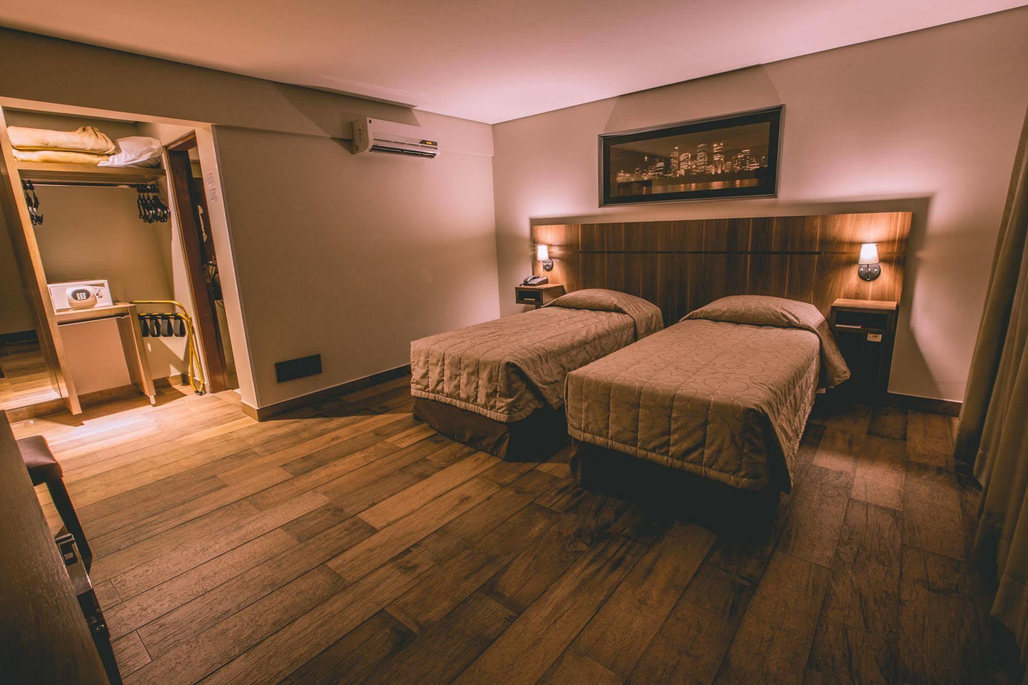 Padom Business Hotel Braganca Paulista Bagian luar foto